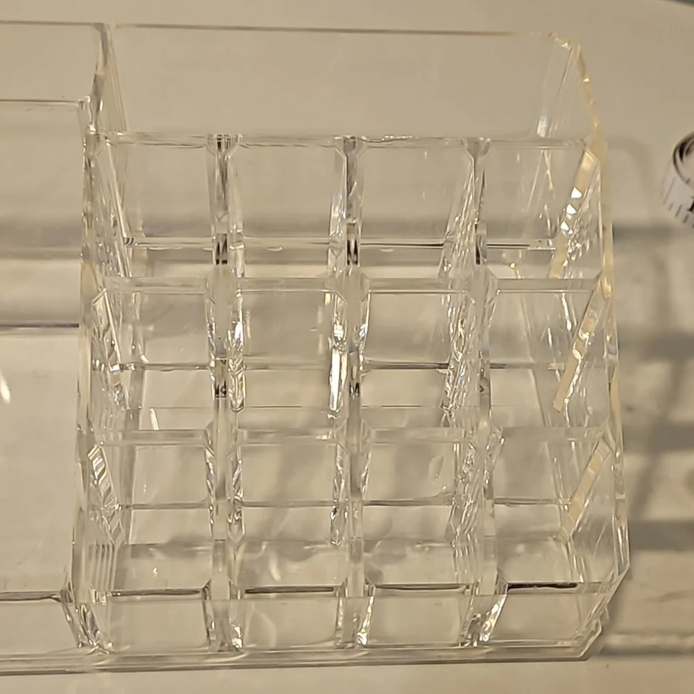 Acrylic makeup organizer